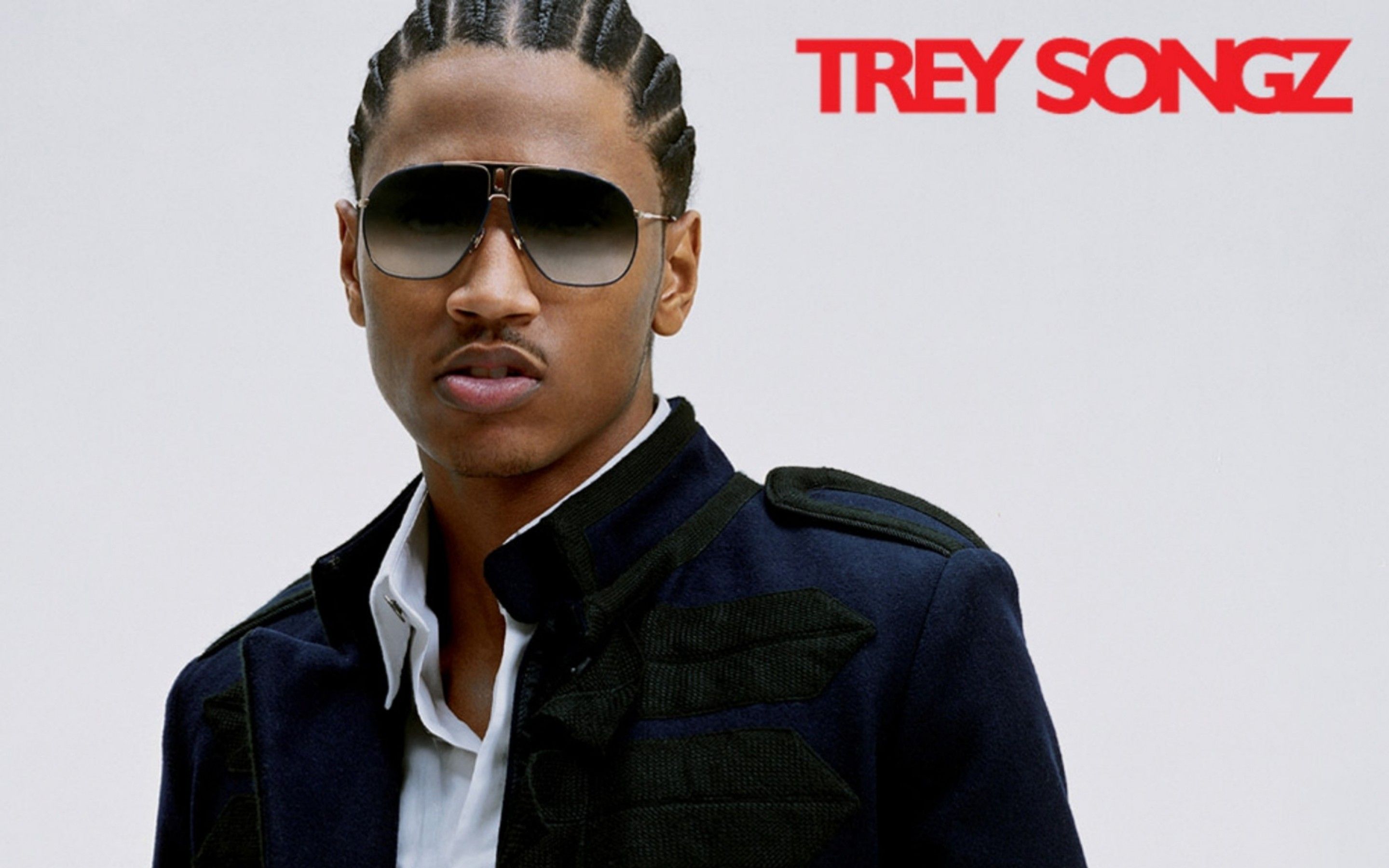 Actor or singer. Trey Songz. Флаер Trey Songz. Певцы американские мужчины современные. Негр в очках для зрения.